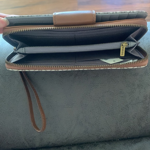 Fossil wristlet - Picture 3 of 4